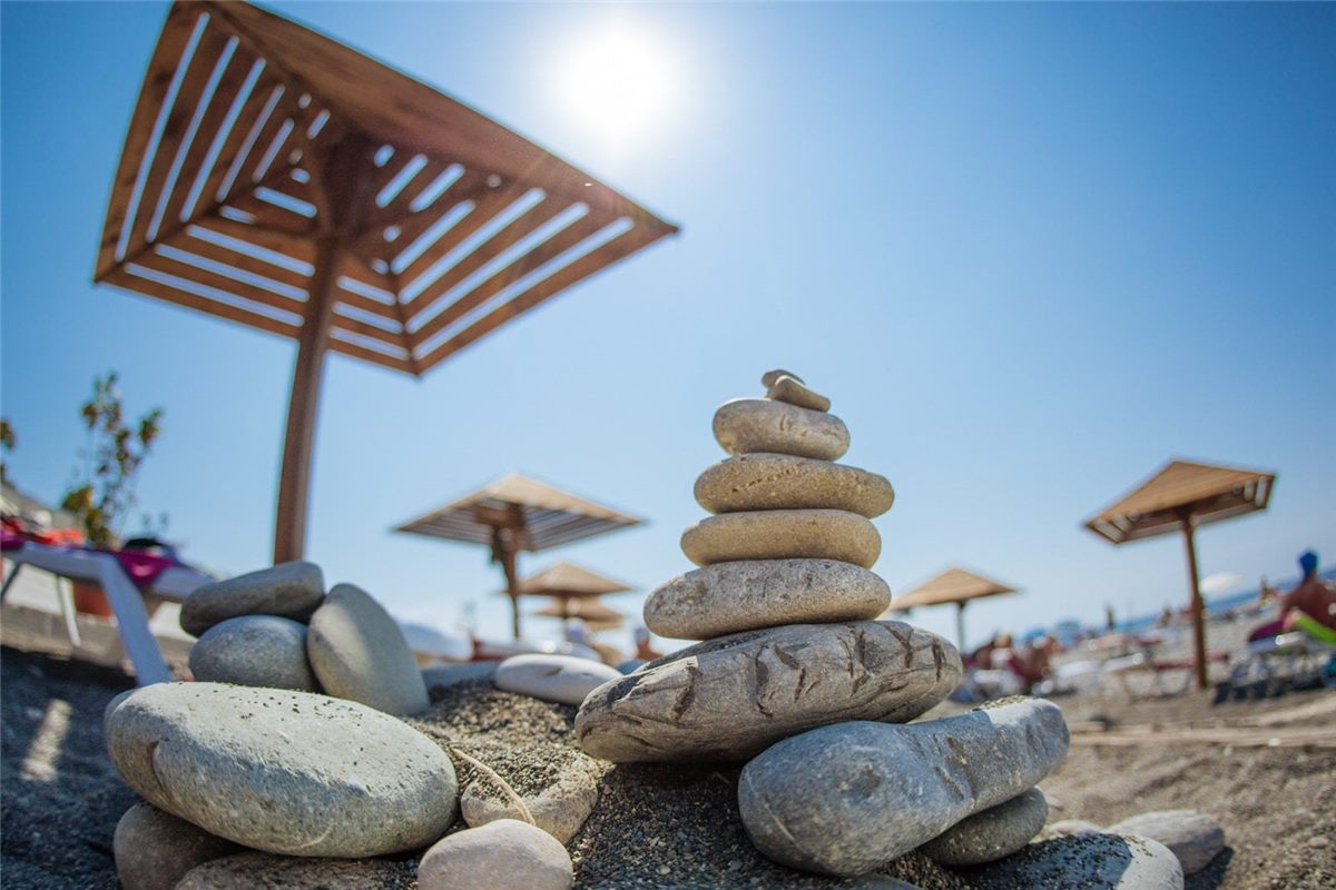 Оборудованный пляж Bridge Resort в Имеретинской низменности — фото 4